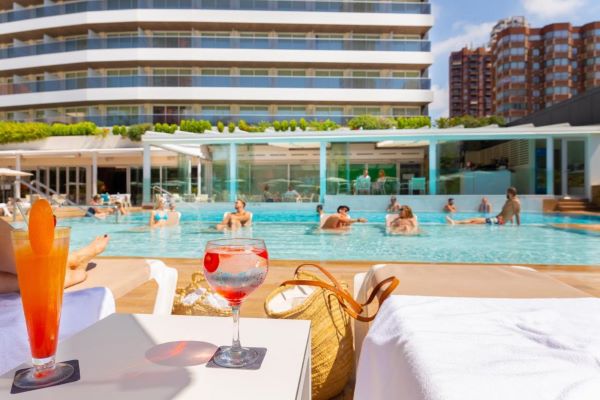 Don Pancho is a deluxe 4 star hotel recommended for adults only in Levante Playa Benidorm with all sea facing rooms