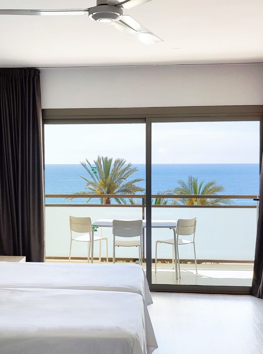 Self catering Apartments Atlantida Benidorm Poniente beachfront location