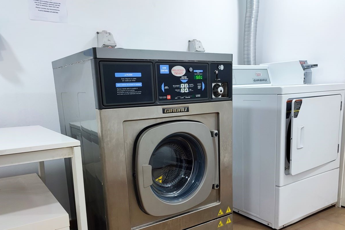 Apartments Atlantida Benidorm - laundry room