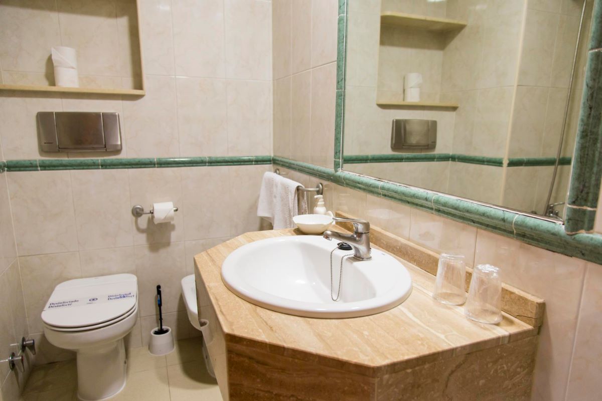 Hotel Joya Benidorm - bathrooms with hair drier