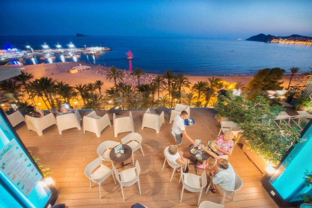 Hotel Montemar Benidorm - Roof top cocktail bar and sun deck
